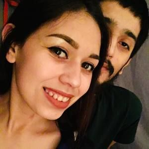 Meet your Posher, Alma